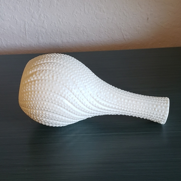 Vintage White Textured Ceramic Art Deco Reptil Mid-Century Modern Vase - Picture 2 of 7